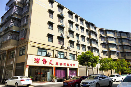东方逸品3室2厅1卫61.8万99m2出售。